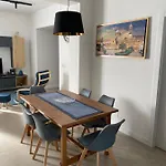 Omar's Nest Apartment