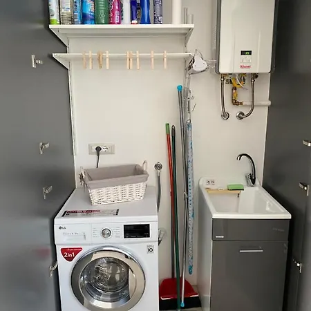 Omar's Nest