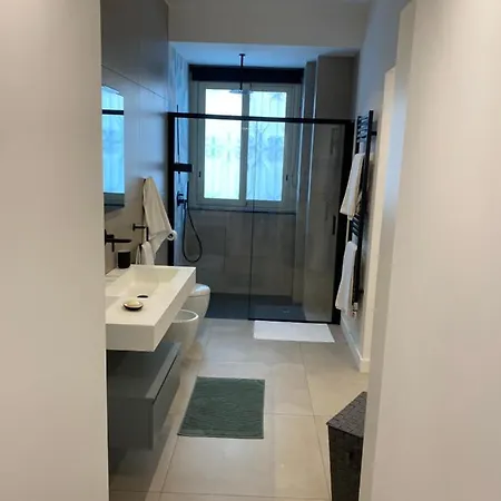 Omar's Nest Κατάνια